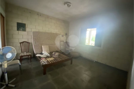Sítio à venda com 4 quartos, sendo 1 suíte, no Centro, Elias Fausto, SP