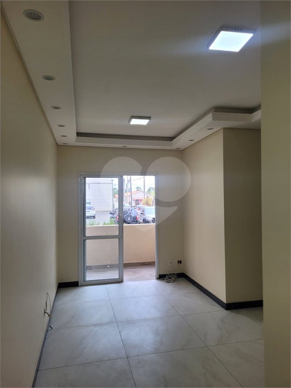 Apartamento à venda com 3 quartos, sendo 1 suíte, em Conjunto Residencial Irai, Suzano, SP
