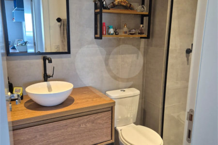 Apartamento à venda com 2 quartos, sendo 1 suíte,  em Quarta Parada, São Paulo, SP
