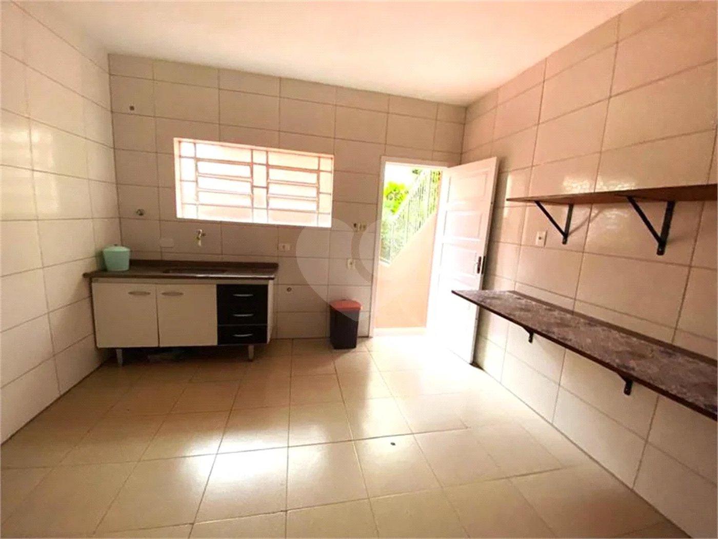 SOBRADO PARA VENDA OU LOCAÇÃO EM PERDIZES COM 3 DORM E 2 VAGAS DE GARAGEM