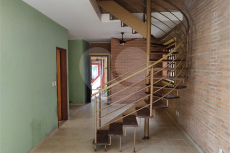 Excelente sobrado para venda no residencial Parati