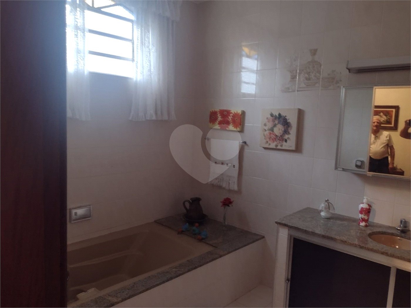 Chácara localizada no Condomínio Leila a venda.