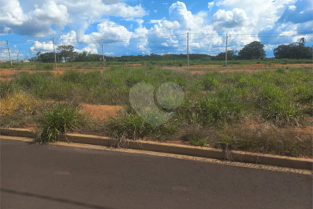 Terreno plano com 240,00 m² , localizado no Residencial Arcoville.