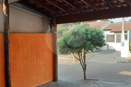 Casa Térrea no Condomínio Sempre Verde I.