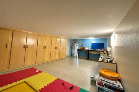 Sobrado com 5 dorm. sendo 2 suites