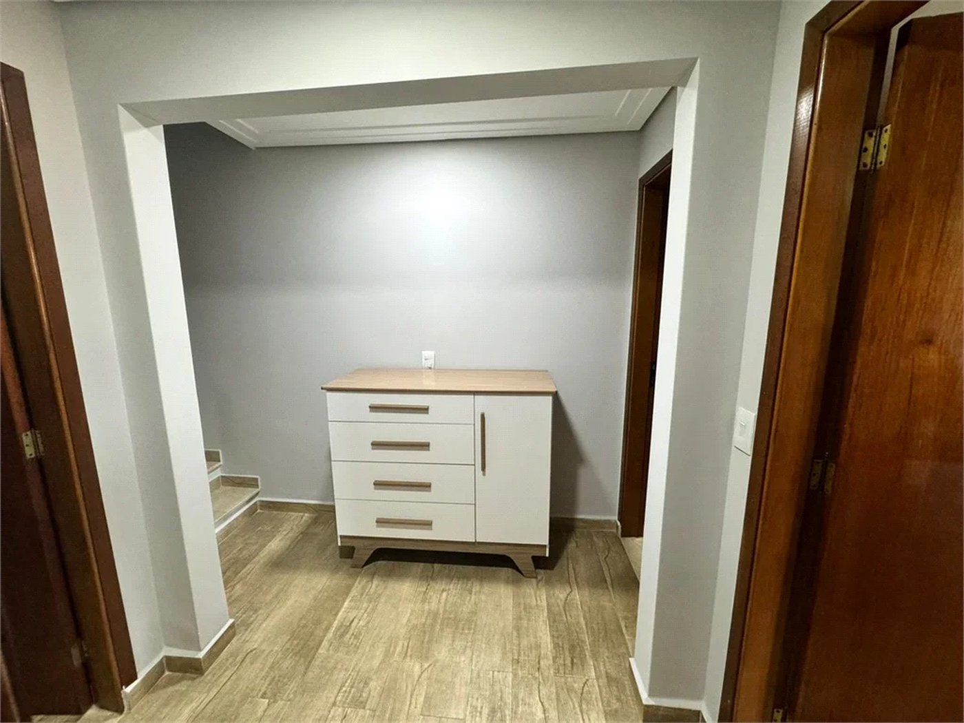 Casa à venda com 3 quartos, sendo 1 suíte, no condomínio Residencial Jardim das Flores 1510, Cotia - SP