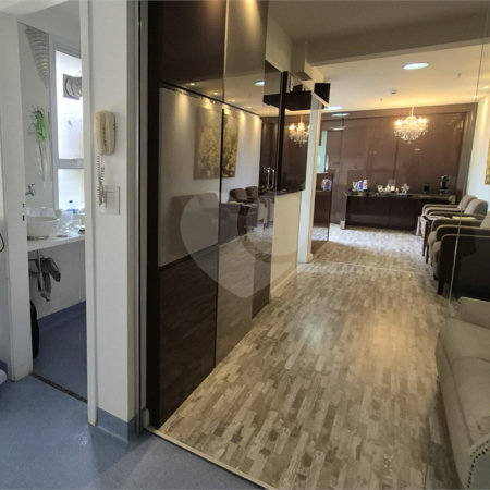 Sala comercial para venda ou locação na Brig.ís Antônio entre Paulista e Parque do Ibirapuera, 70 m², duas vagas de garagem