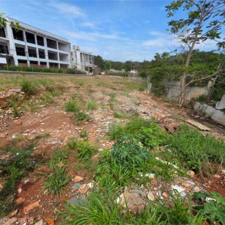 Terreno à Venda – Localização Comercial e Residencial
