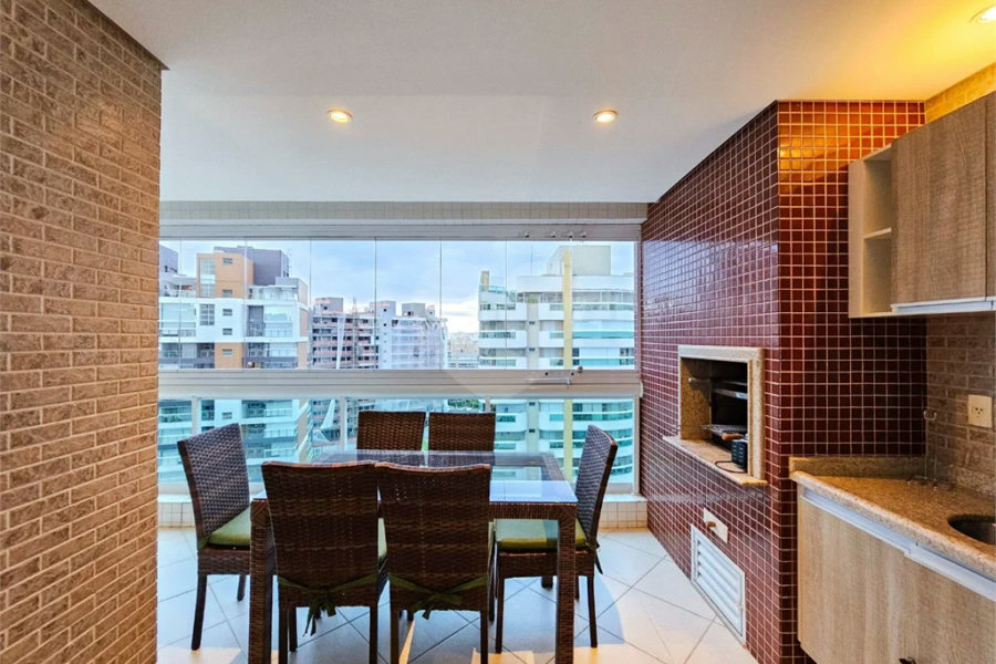 Apartamento à venda com 4 quartos, sendo 2 suítes, em Riviera de São Lourenço, Bertioga, SP