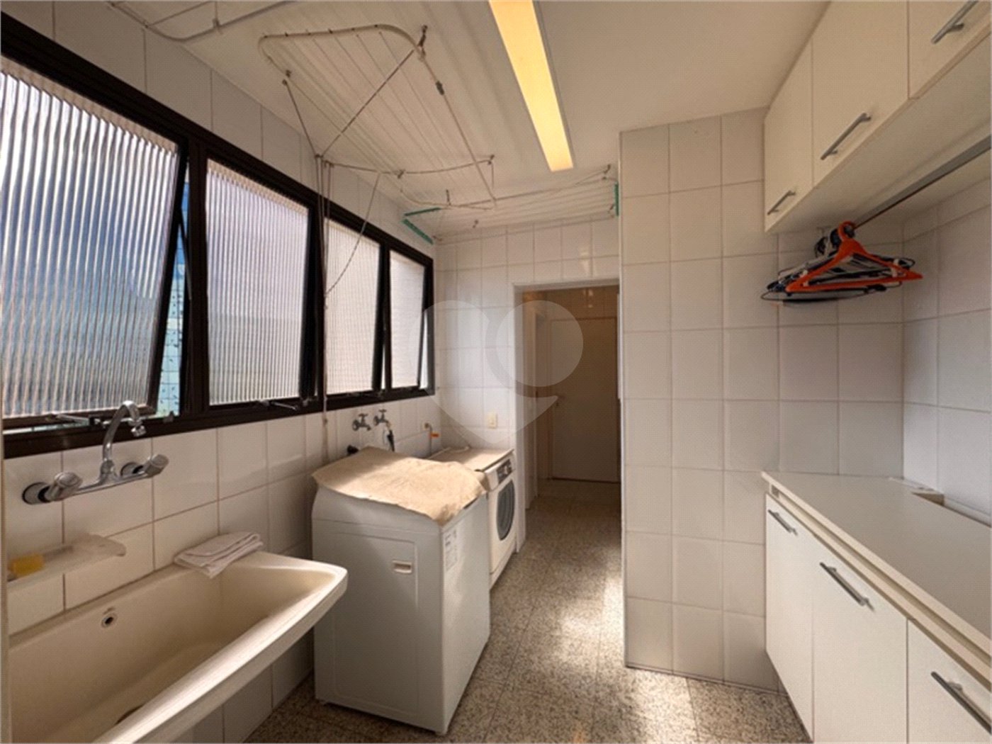 Higienópolis: Apartamento de 350 m2, 4 suítes, 5 vagas.