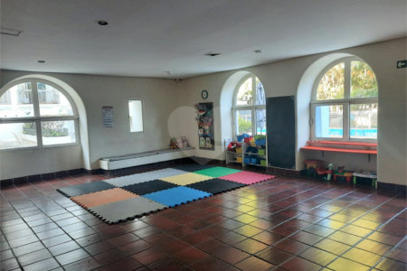 Apartamento à venda com 3 quartos, sendo 1 suíte,  em Alto da Boa Vista, São Paulo, SP