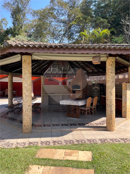 Casa à venda ou para alugar com 4 suítes no condomínio Alpes da Cantareira, Mairiporã - SP