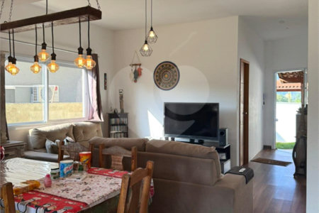Casa à venda com 3 quartos, sendo 1 suíte, em Portão, Atibaia, SP