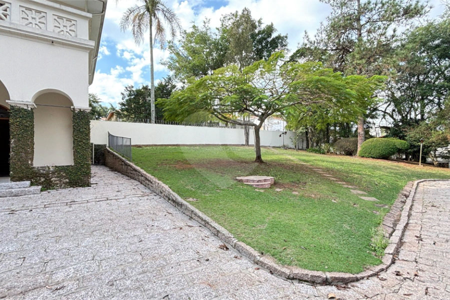 Sobrado à venda ou para alugar com 15 quartos em Tremembé, São Paulo, SP