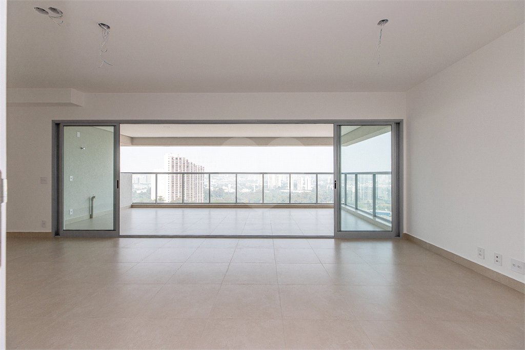Apartamento à venda com 3 suítes em Jardim Marajoara, São Paulo, SP