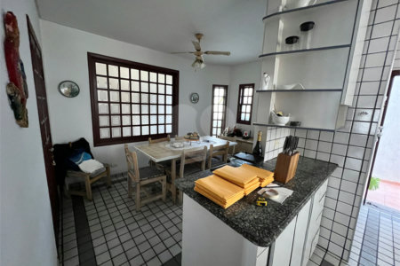 Casa à venda com 4 quartos, sendo 3 suítes, em Chácara Monte Alegre, São Paulo, SP