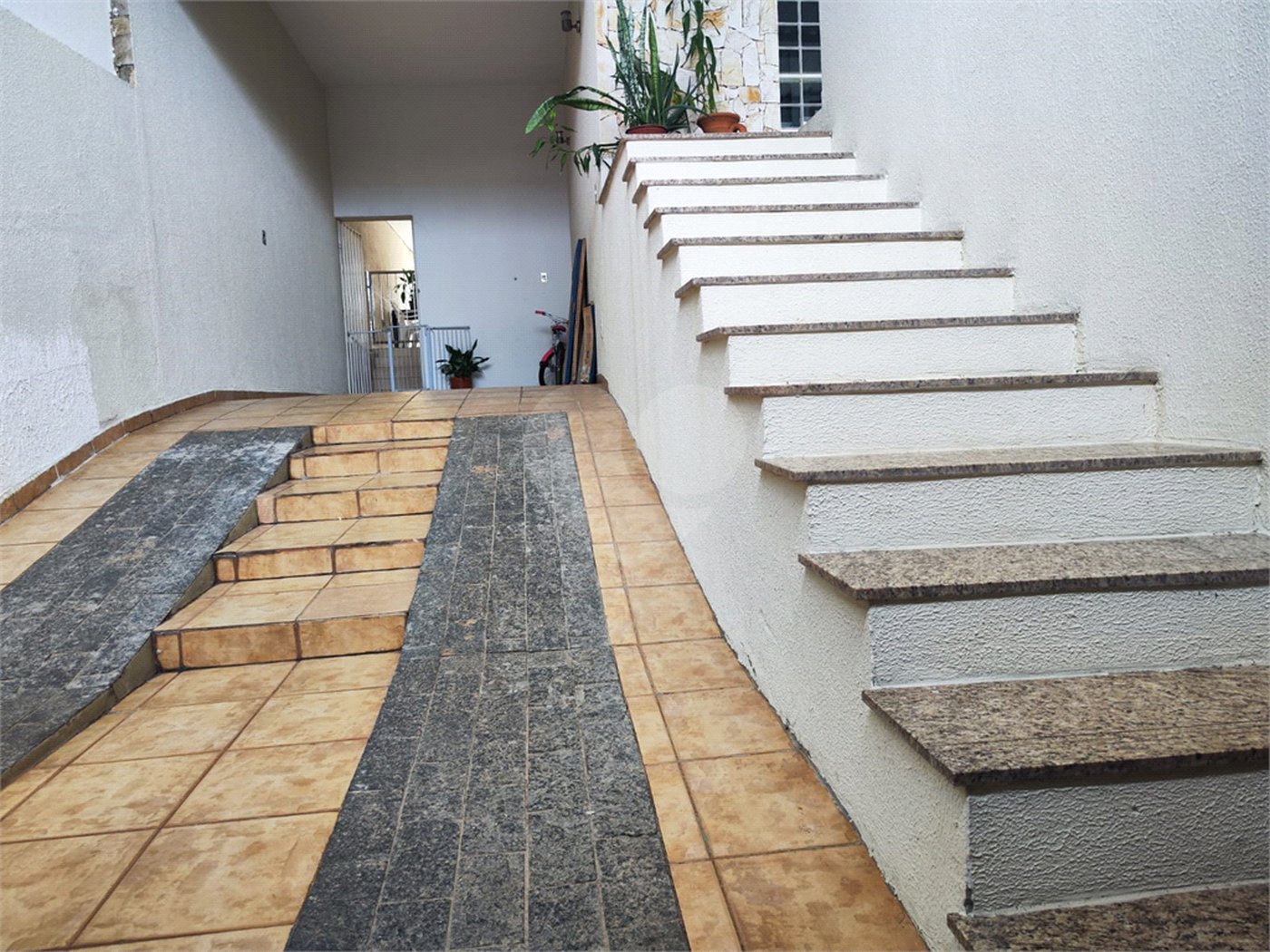 Sobrado à venda com 2 quartos em Jardim Emília, Sorocaba, SP