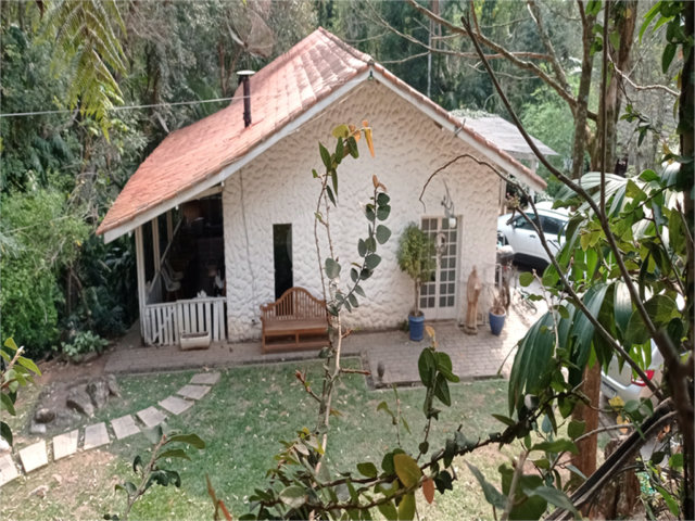 Casa Térrea à venda com 3 quartos, sendo 1 suíte,  em Serra da Cantareira, Mairiporã, SP