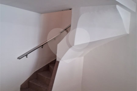 Sobrado à venda ou para alugar com 2 quartos em Vila Aimoré, São Paulo, SP