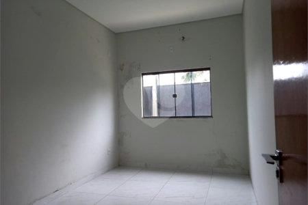 Casa à venda com 3 quartos, sendo 1 suíte,  em Vila Santa Catarina, Dourados, MS