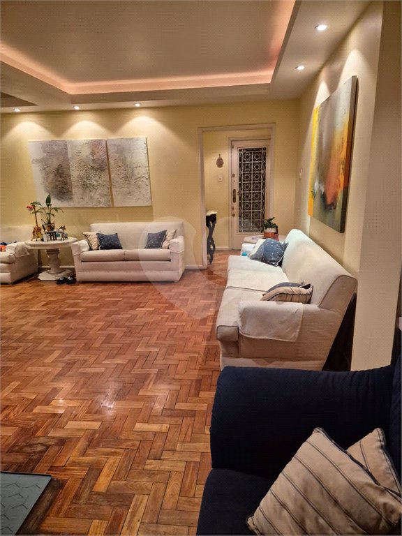 Apartamento à venda com 2 quartos, sendo 1 suíte,  em Copacabana, Rio de Janeiro, RJ