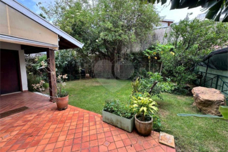 Casa à venda com 3 quartos, sendo 1 suíte,  no condomínio Residencial Recanto dos Paturis, Vinhedo - SP