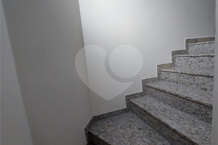 Sobrado à venda com 3 suítes em Jardim Marisa, São Paulo, SP
