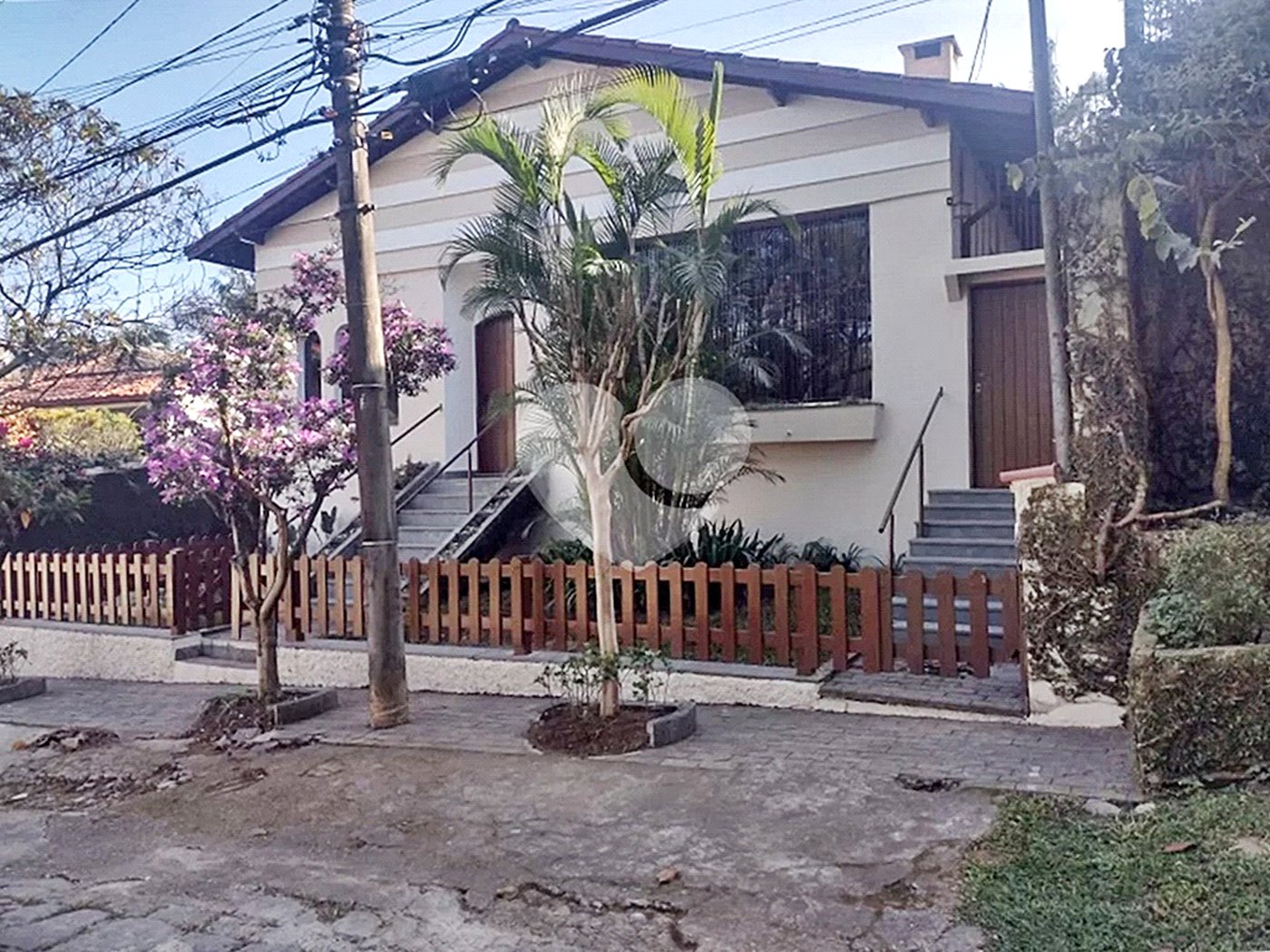Sobrado à venda com 4 quartos, sendo 1 suíte, em Tremembé, São Paulo, SP