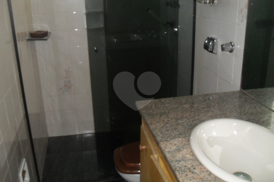 Sobrado à venda ou para alugar com 3 suítes em Vila Mascote, São Paulo, SP
