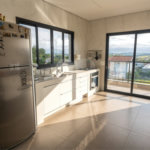 Casa à venda com 4 quartos, sendo 1 suíte, no condomínio Residencial Pinheiros do Lago, Alambari - SP