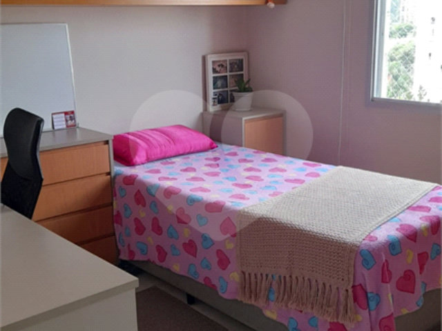Apartamento à venda com 3 quartos, sendo 1 suíte,  em Alto da Boa Vista, São Paulo, SP