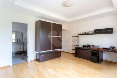Casa à venda com 4 suítes em Jardim Leonor, São Paulo, SP