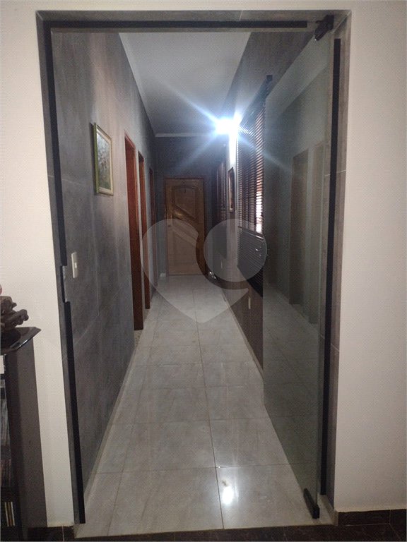 Casa à venda com 3 quartos, sendo 1 suíte, no condomínio Acmti - Colinas do Mosteiro, Terras de Itaici e Recanto dos Pássaros, Indaiatuba - SP