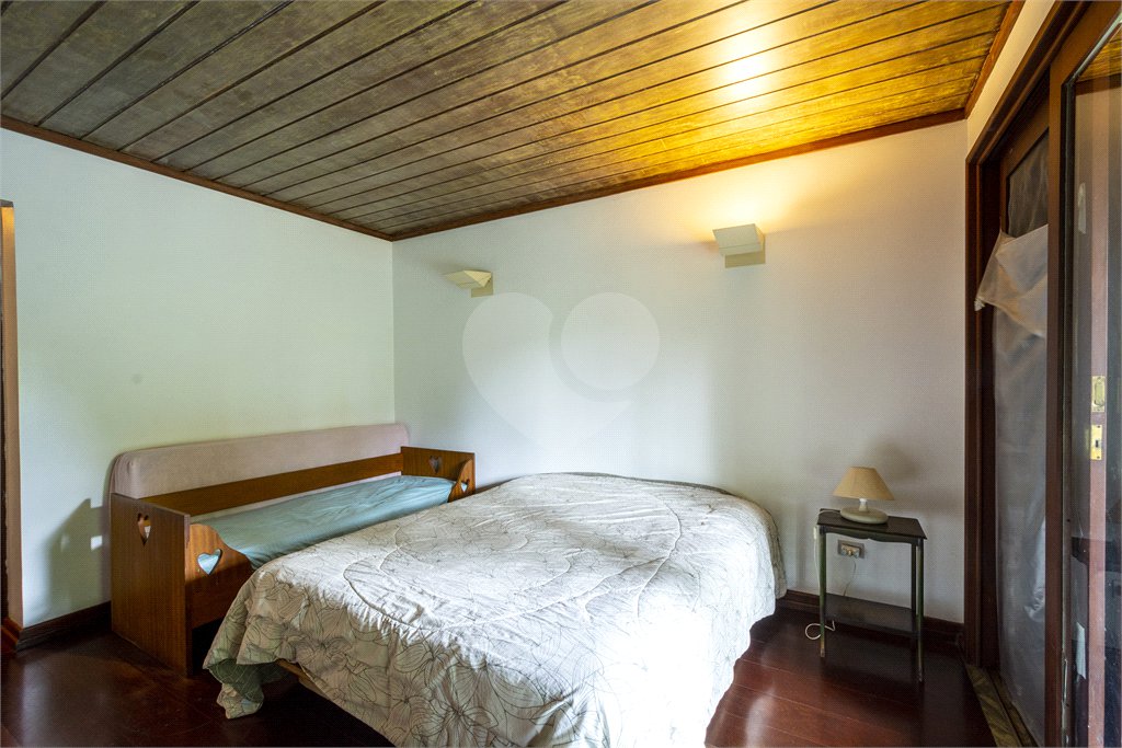 Casa à venda com 3 suítes no condomínio Chácara Flora, São Paulo - SP