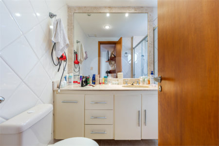 Apartamento à venda com 3 suítes em Alto da Lapa, São Paulo, SP