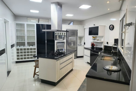Casa à venda com 3 suítes no condomínio Residencial Chácara Ondina, Sorocaba - SP
