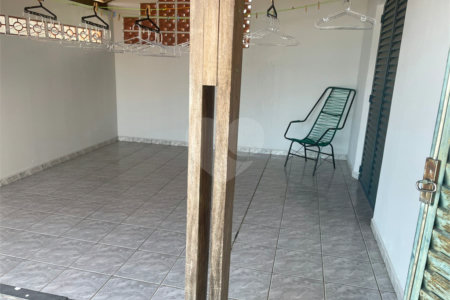 Casa à venda com 4 quartos, sendo 2 suítes,  em Conjunto Habitacional Brás Cubas, Mogi das Cruzes, SP