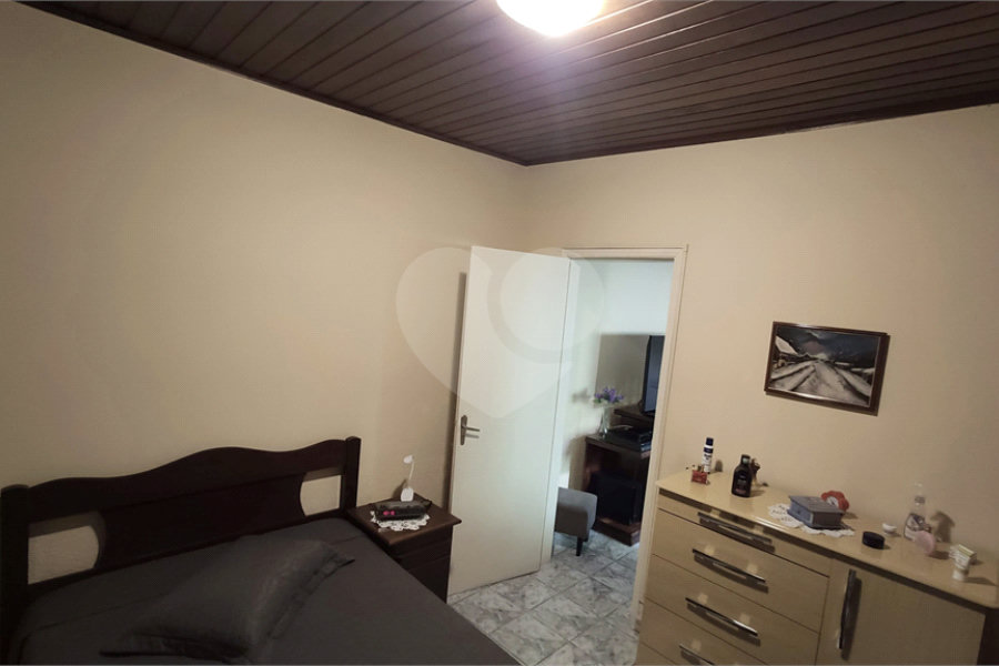 Casa à venda com 4 quartos, sendo 1 suíte, no condomínio Travessa Jacob,38, São Paulo - SP