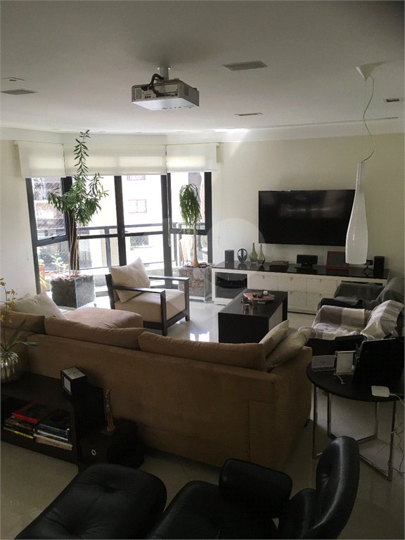 Apartamento à venda com 3 suítes em Vila Gomes Cardim, São Paulo, SP
