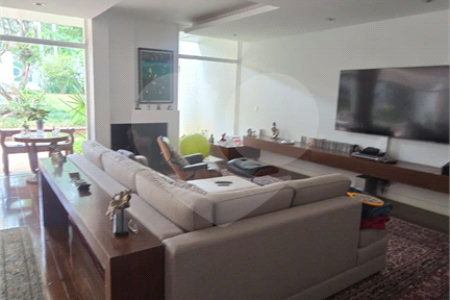 Casa à venda com 4 suítes em Santo Amaro, São Paulo, SP