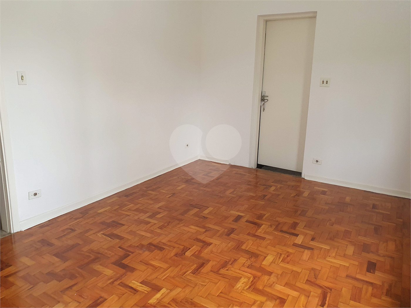 Casa à venda com 3 quartos, sendo 1 suíte, em Santo Amaro, São Paulo, SP