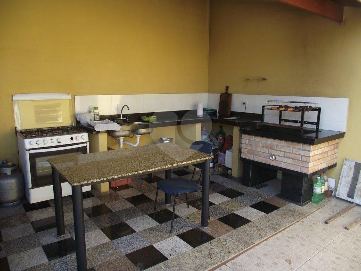 Casa Térrea à venda ou para alugar com 3 quartos, sendo 1 suíte, em Jardim Celani, Salto, SP