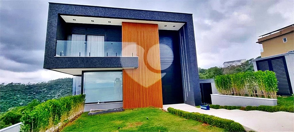 Casa à venda com 4 suítes no condomínio Genesis II, Santana de Parnaíba - SP