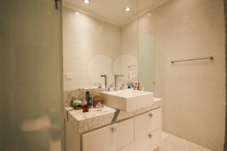 Casa à venda com 3 quartos, sendo 2 suítes,  em Vila Tramontano, São Paulo, SP