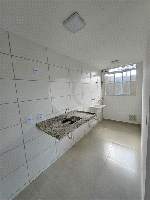 Apartamento para alugar com 2 quartos, sendo 1 suíte, em Nova São Pedro, São Pedro da Aldeia, RJ