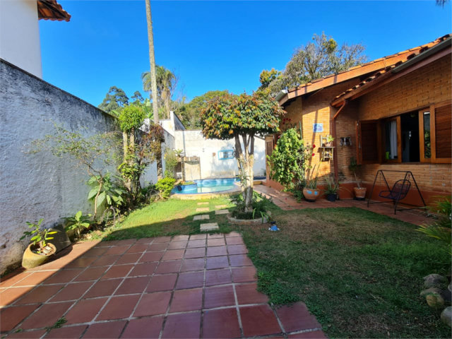Casa à venda com 3 quartos, sendo 1 suíte,  em Interlagos, São Paulo, SP