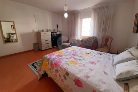 Sobrado à venda com 4 quartos, sendo 2 suítes, em Jardim Franca, São Paulo, SP