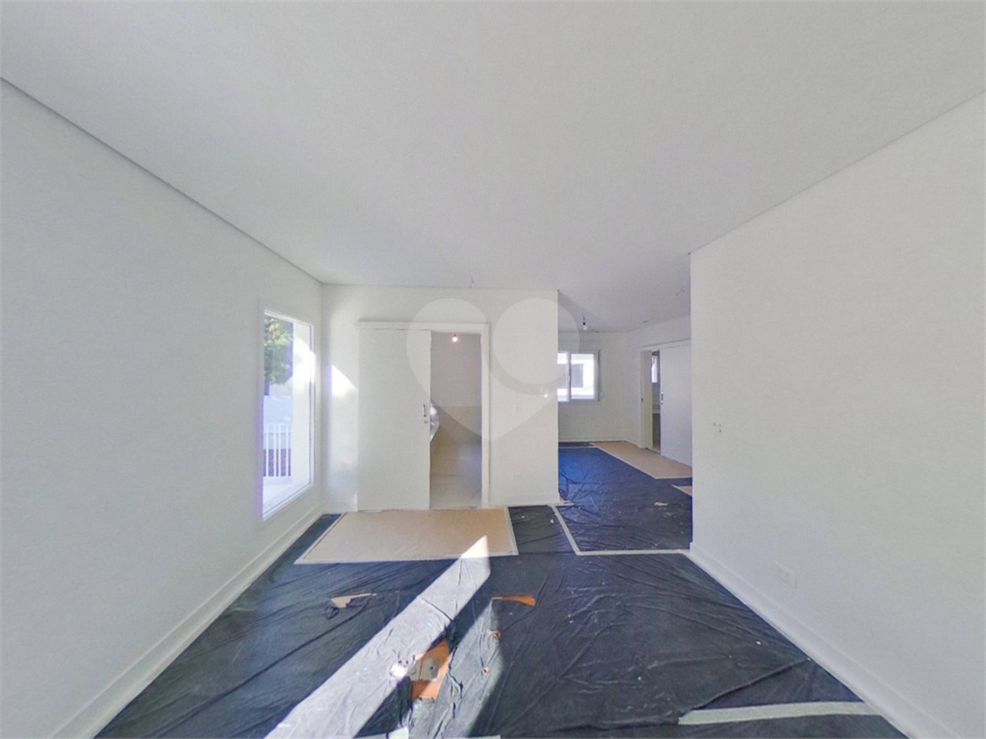 Casa à venda com 4 quartos, sendo 3 suítes,  em Jardim Marajoara, São Paulo, SP