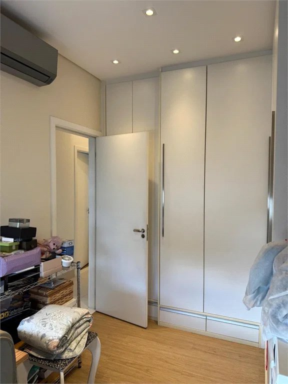 Apartamento à venda com 3 quartos, sendo 1 suíte, em Vila Andrade, São Paulo, SP