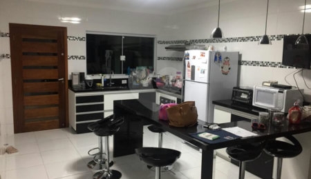 Sobrado à venda com 3 quartos, sendo 1 suíte, em Alto da Boa Vista, Mogi das Cruzes, SP